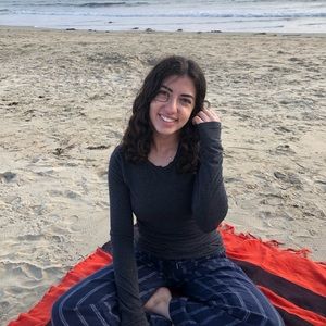 Meet your Posher, Dalia